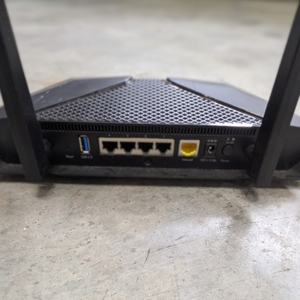 Netgear Nighthawk Black Wireless Router - Picture 3 of 3